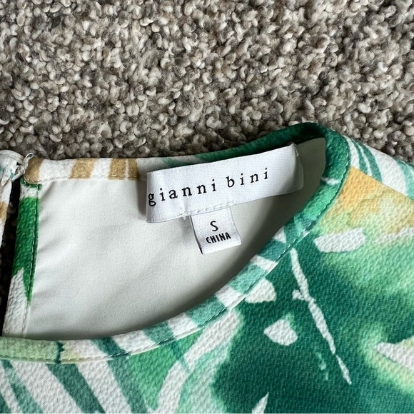 Gianni Bini Tropical Palm Leaf Print Flowing Mini Dress, Size Small - Picture 5 of 11